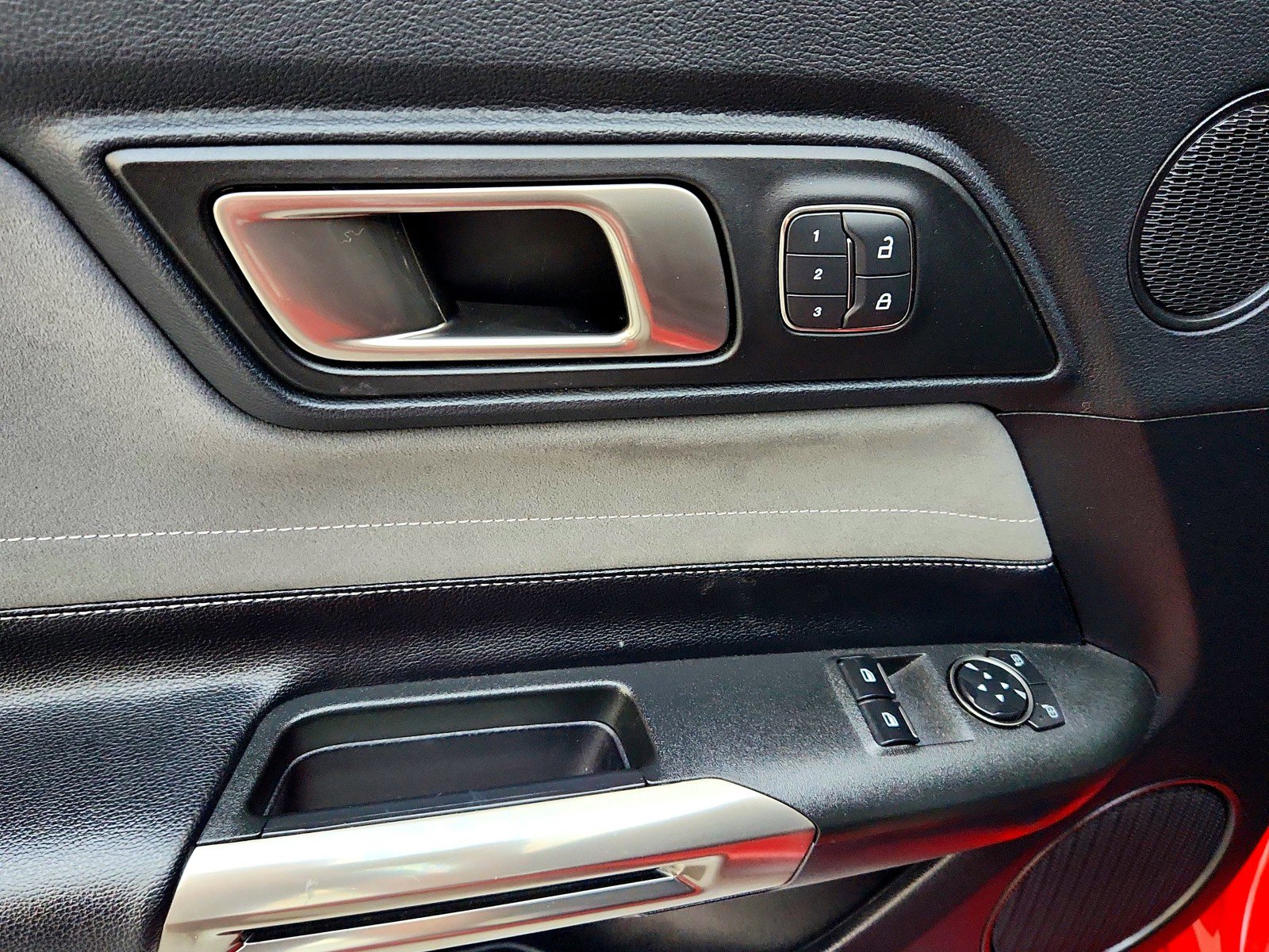 Used 2019 Ford Mustang Shelby GT350 w/ Technology Package image 22