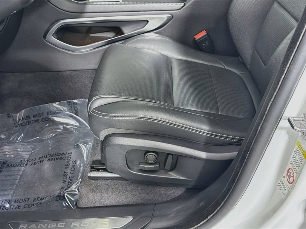 Certified 2025 Jaguar F-PACE R-Dynamic S AWD/4WD image 20