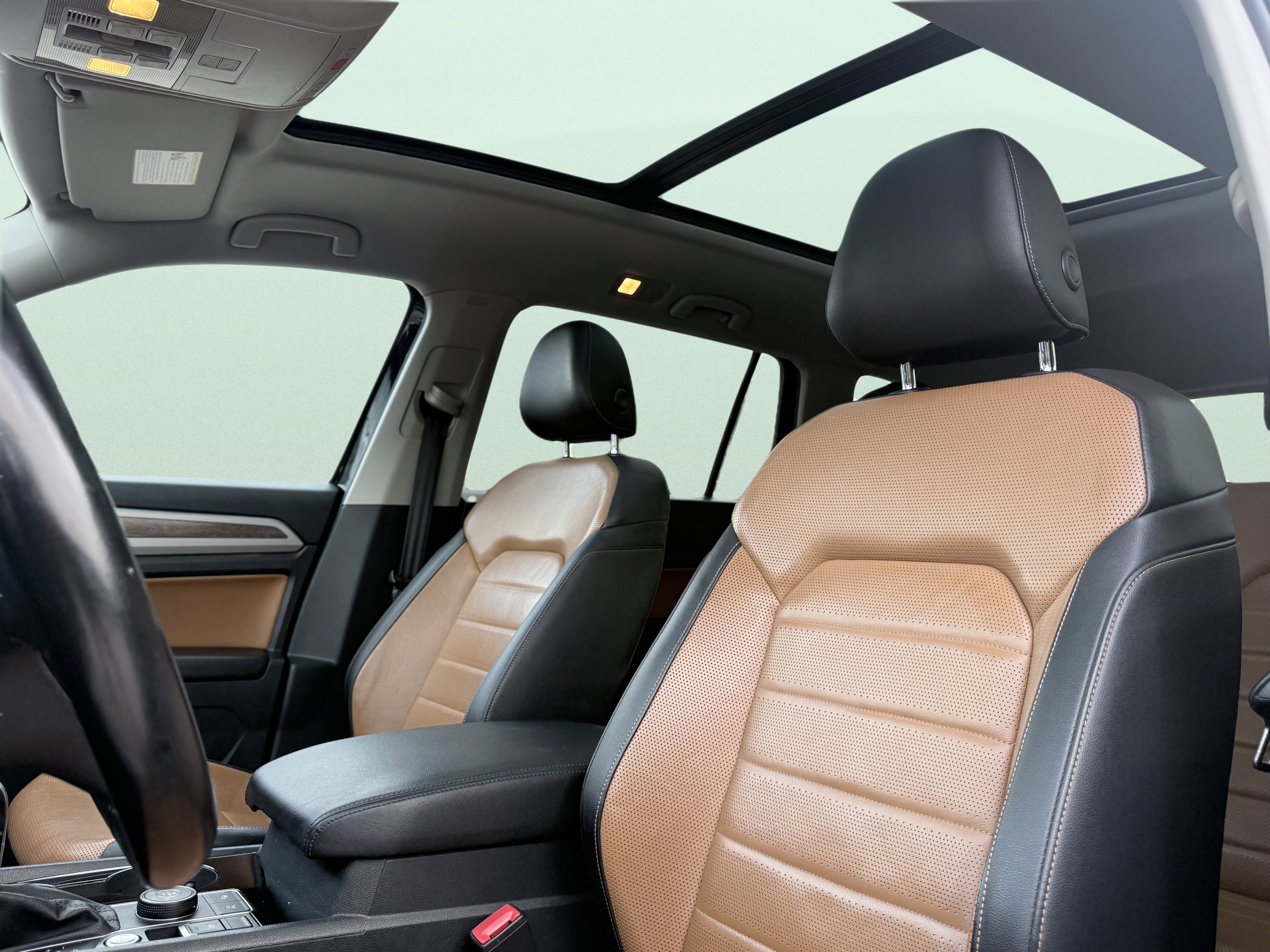 Used 2018 Volkswagen Atlas SEL Premium image 28