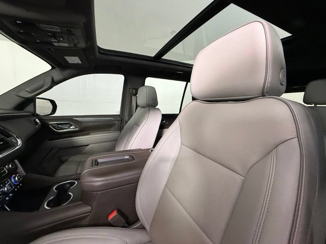Used 2024 GMC Yukon SLT w/ SLT Luxury Package AWD/4WD image 6