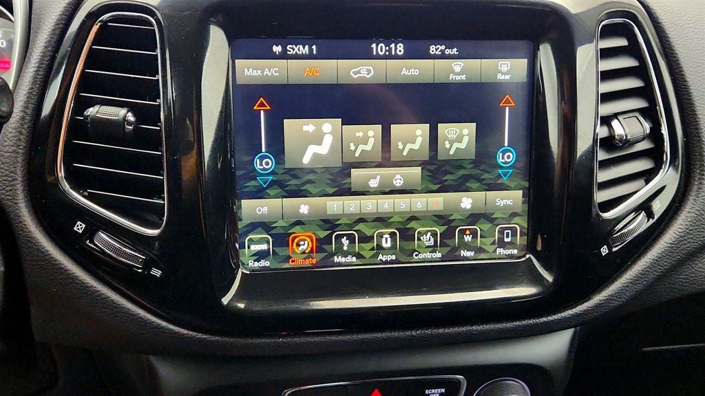 Used 2018 Jeep Compass Limited w/ Navigation Group AWD/4WD image 19