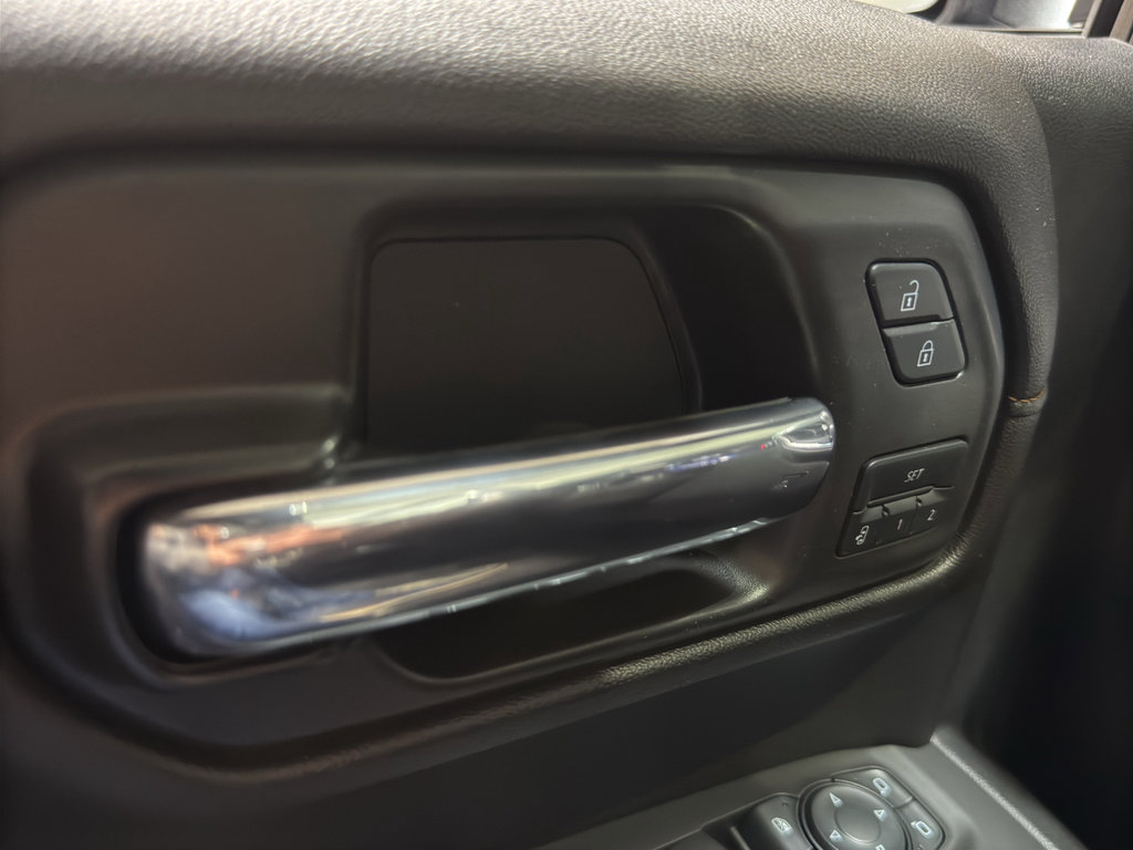 Certified 2021 GMC Sierra 1500 AT4 w/ AT4 Preferred Package image 37