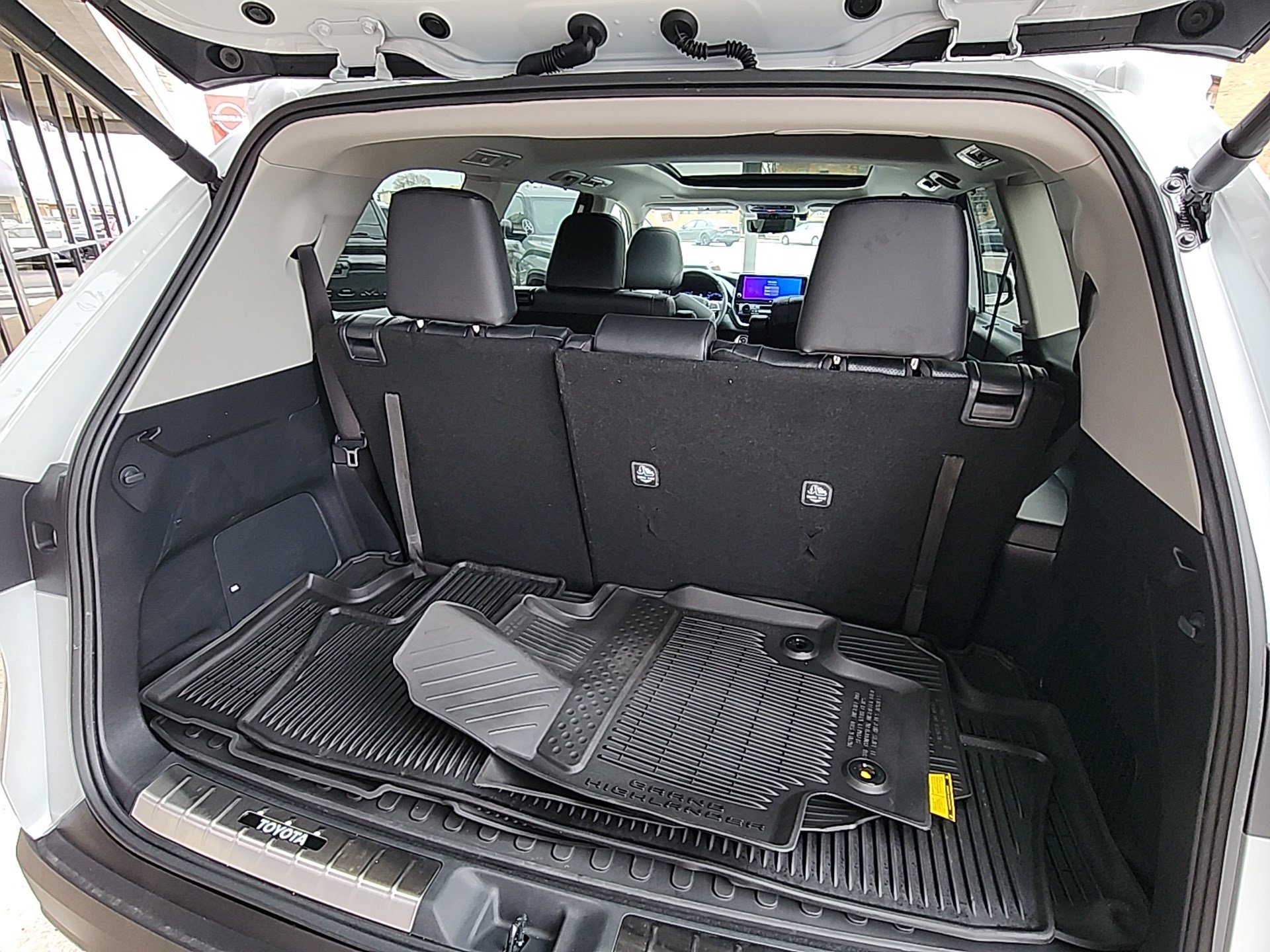 Certified 2025 Toyota Grand Highlander AWD image 30