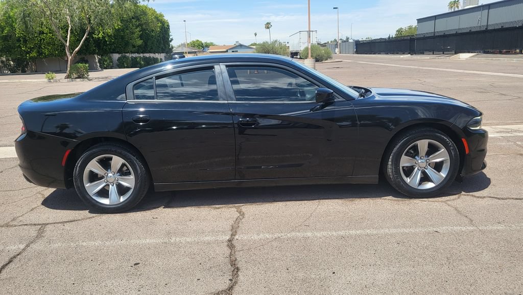 Used 2016 Dodge Charger SXT w/ Navigation & Travel Group RWD image 12