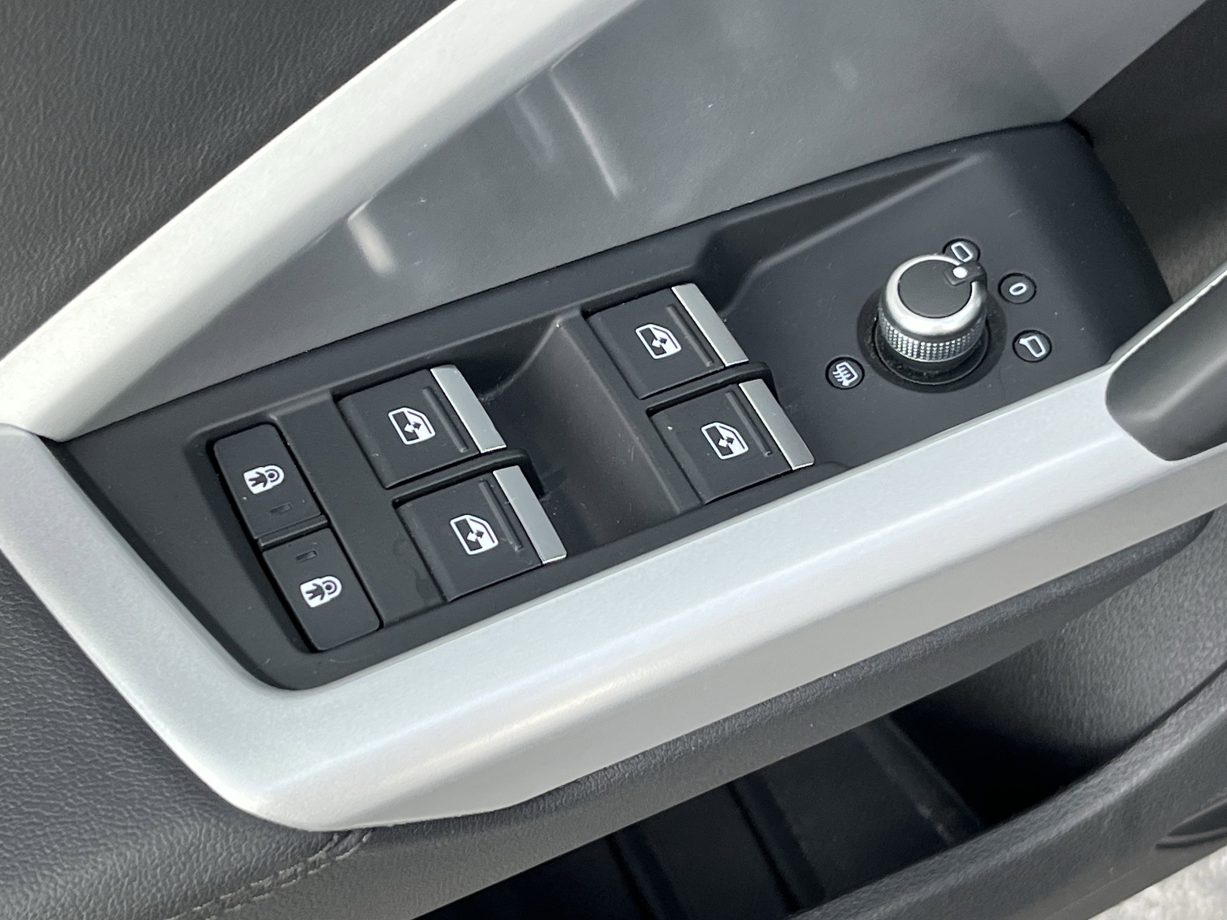 Used 2023 Audi Q3 2.0T Premium image 19