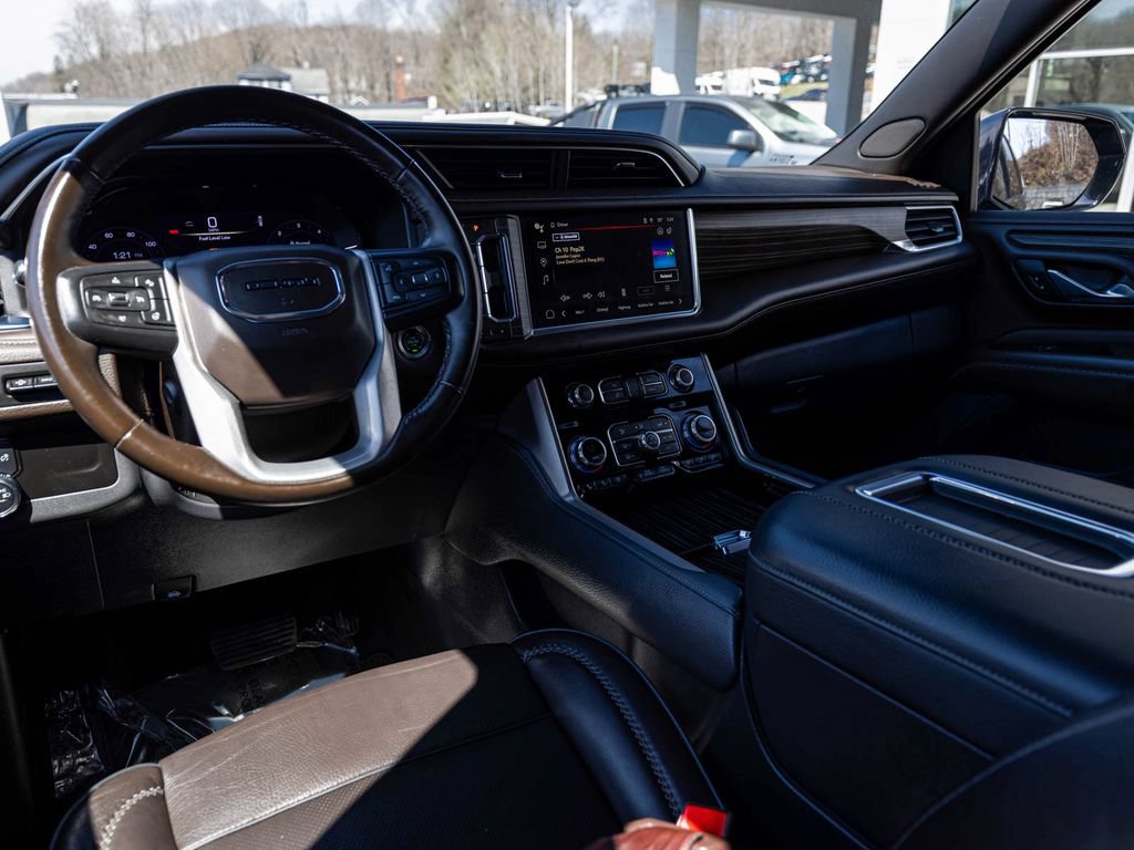 Used 2024 GMC Yukon Denali AWD/4WD image 17