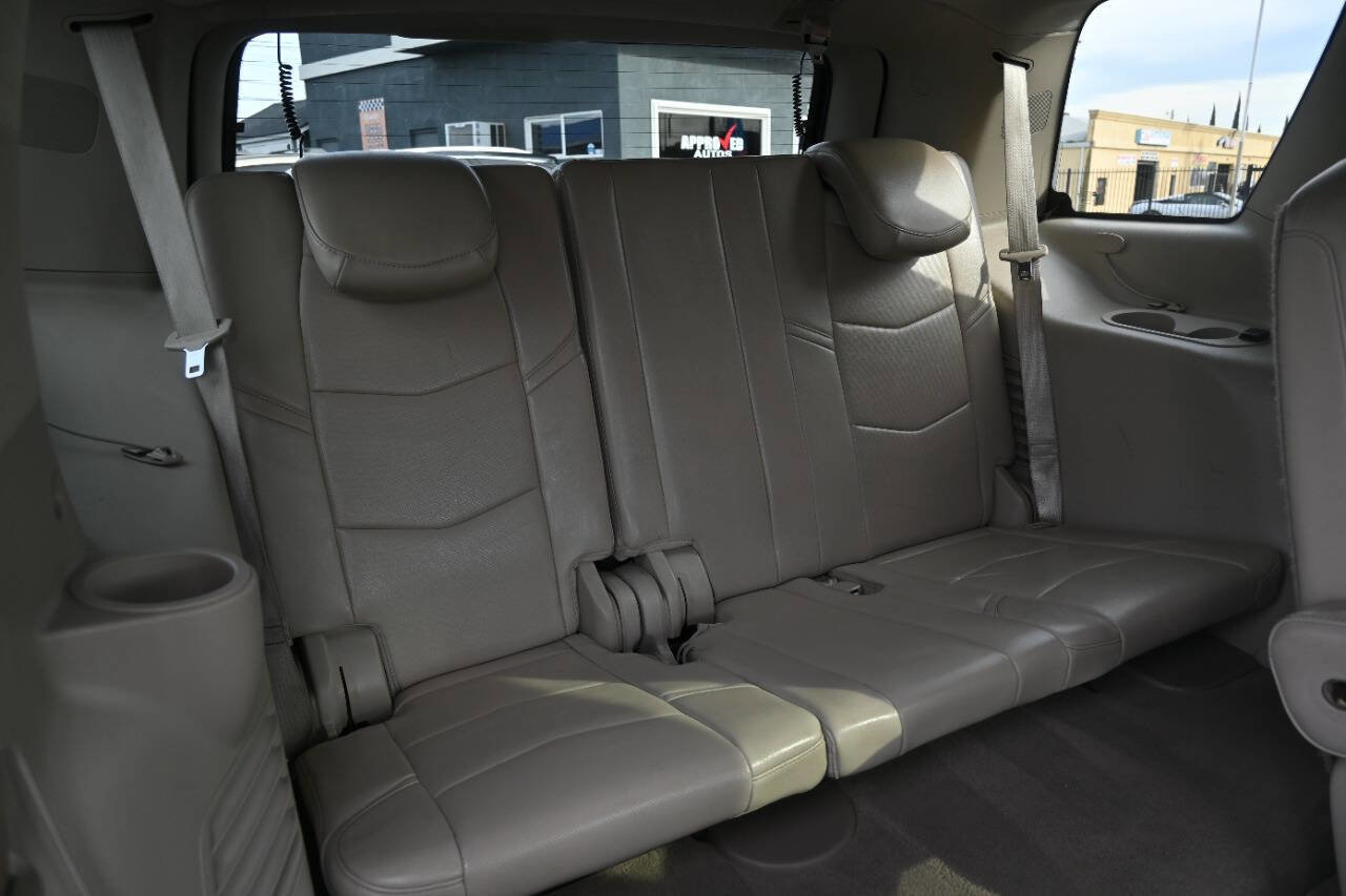 Used 2015 Cadillac Escalade Luxury RWD image 15