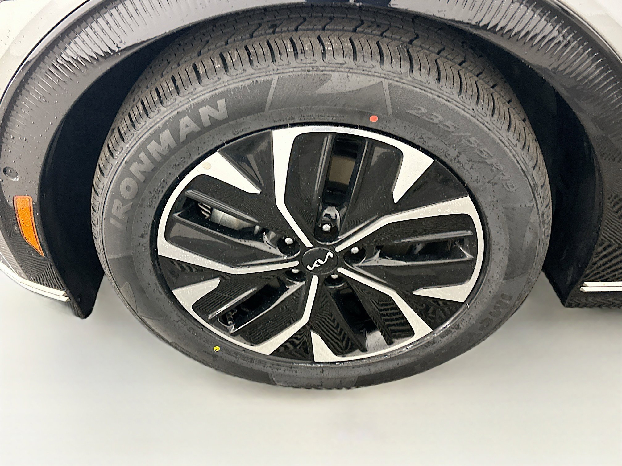 Used 2023 Kia EV6 Wind w/ Wind Technology Package AWD/4WD image 11
