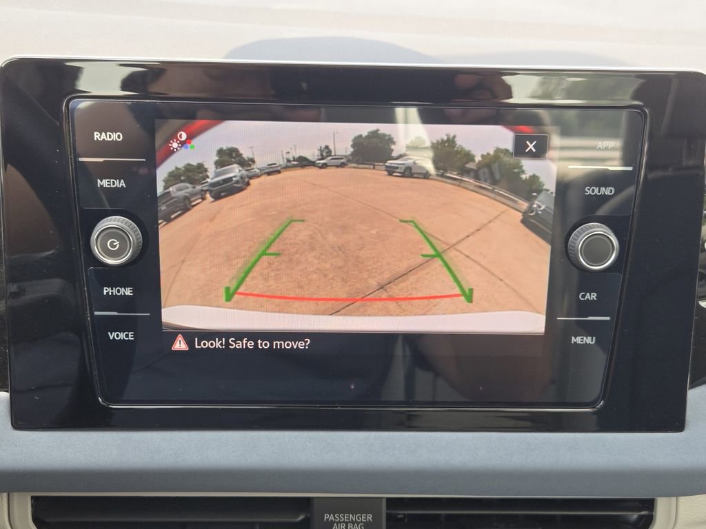Used 2025 Volkswagen Jetta SE FWD image 19