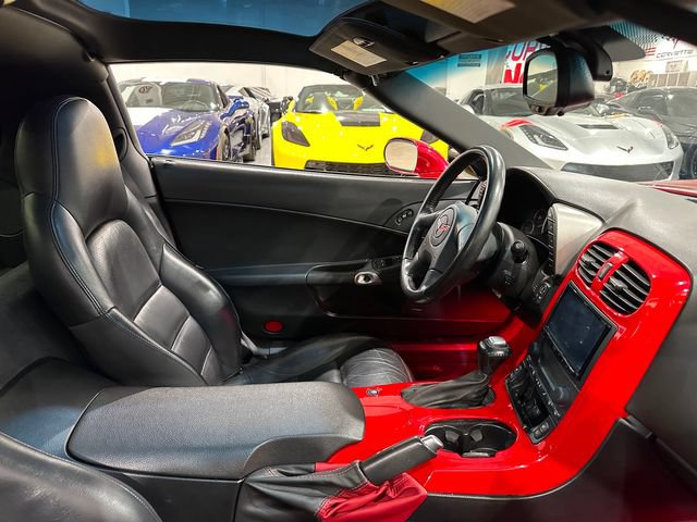 Used 2005 Chevrolet Corvette Coupe w/ Preferred Equipment Group RWD image 16