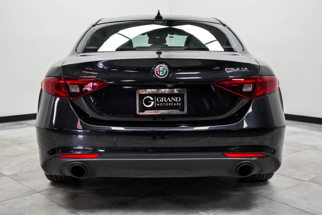 Used 2022 Alfa Romeo Giulia Ti w/ Active Assist Plus Package RWD image 9