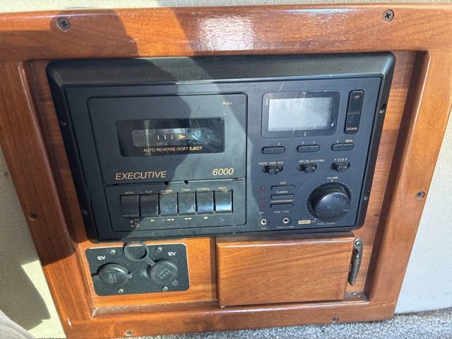 Used 1999 Ford E-150 and Econoline 150 image 29