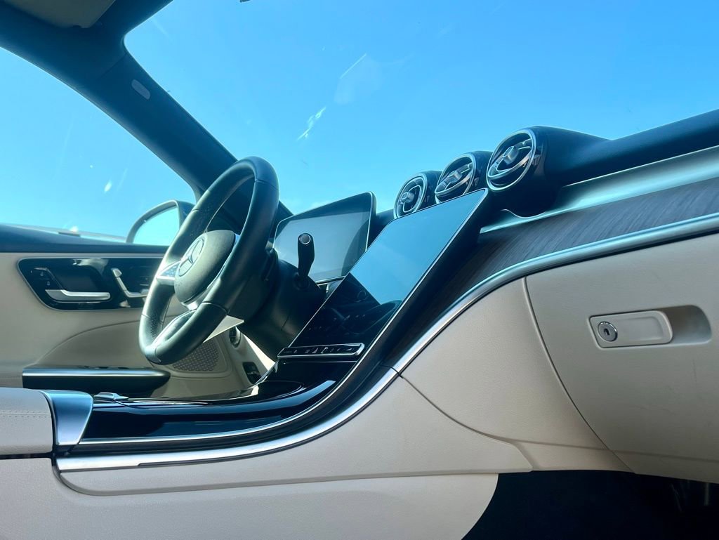 Certified 2022 Mercedes-Benz C 300 4MATIC Sedan image 12