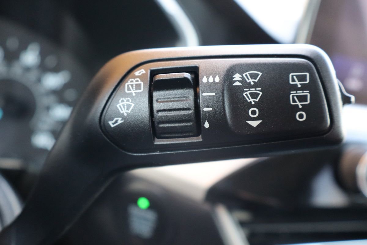 Used 2022 Ford Escape SEL image 32