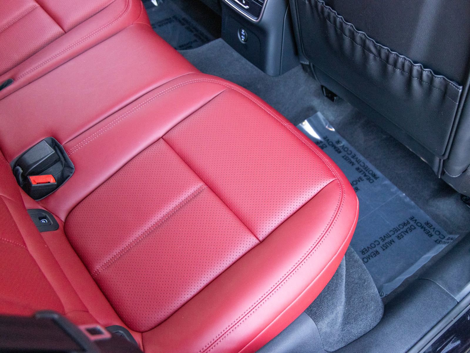 Certified 2025 Porsche Macan image 52