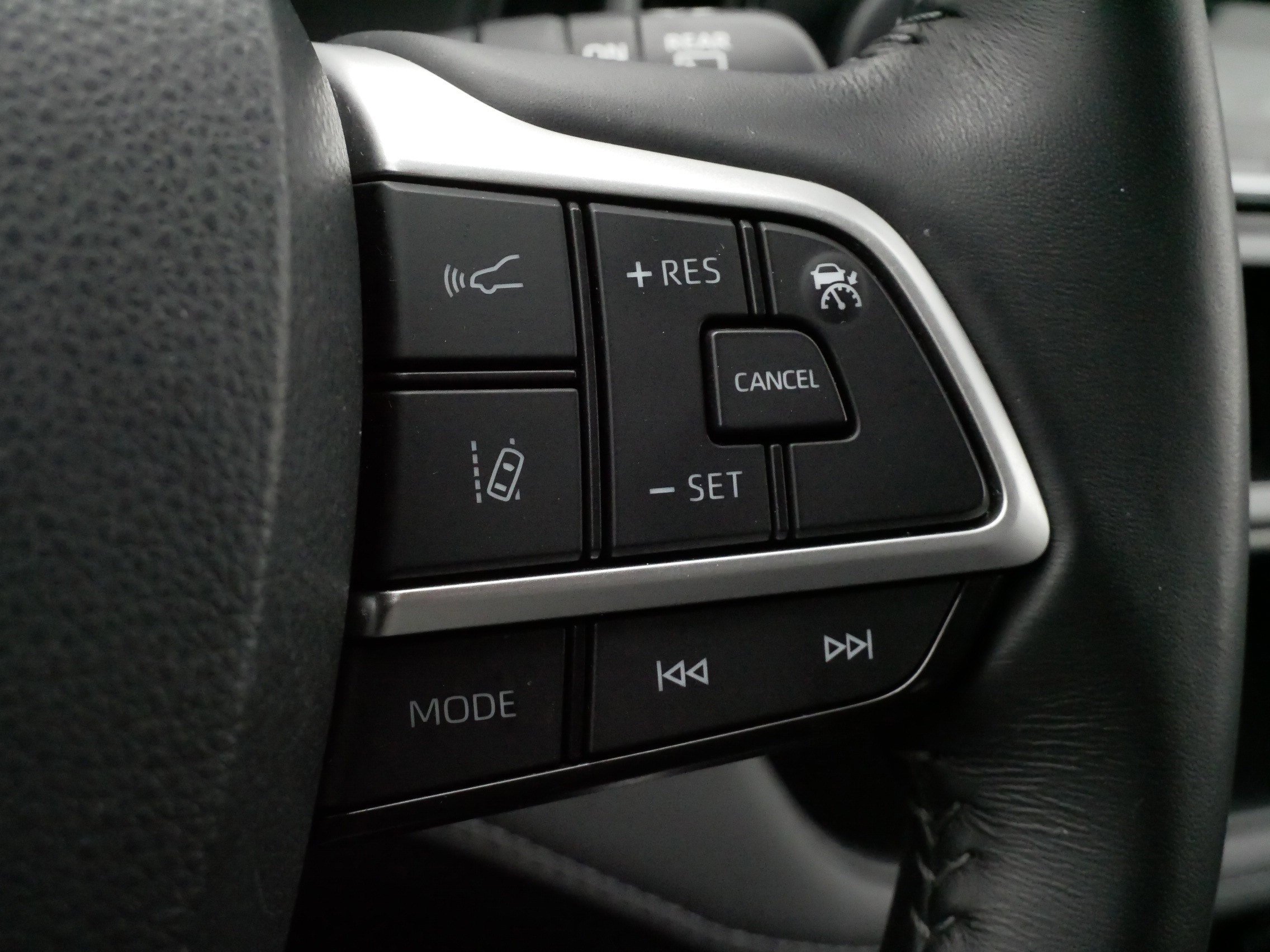 Certified 2024 Toyota Highlander LE image 34