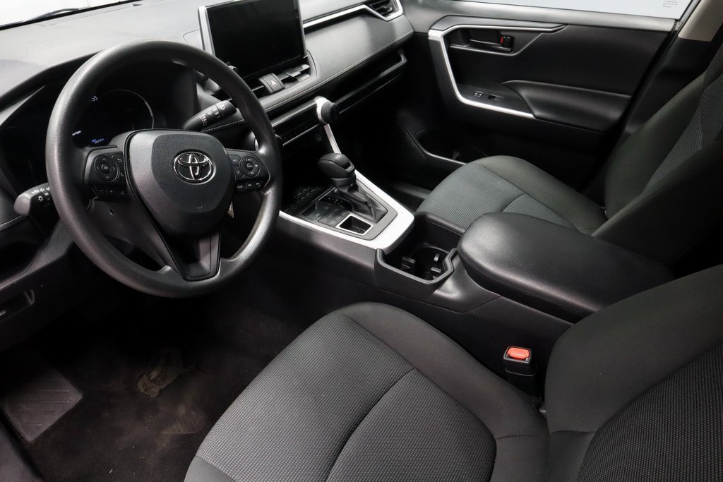Used 2024 Toyota RAV4 LE image 22