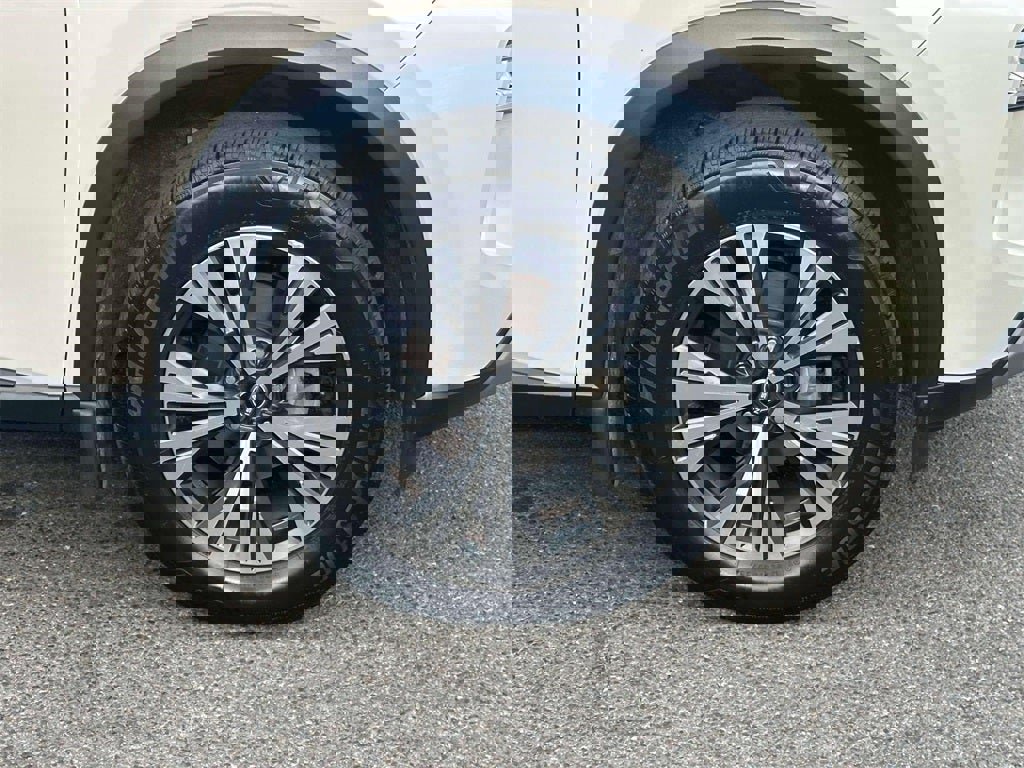 Certified 2023 Nissan Rogue SV image 7