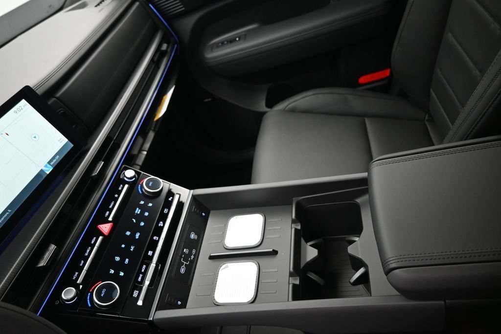 New 2026 Hyundai Santa Fe Calligraphy AWD/4WD image 18