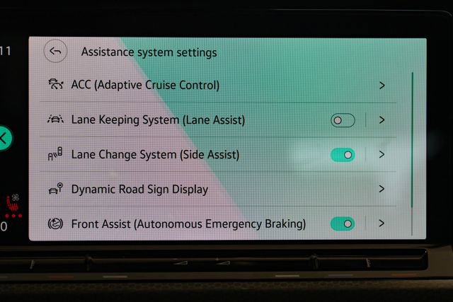 Used 2022 Volkswagen GTI SE FWD image 17