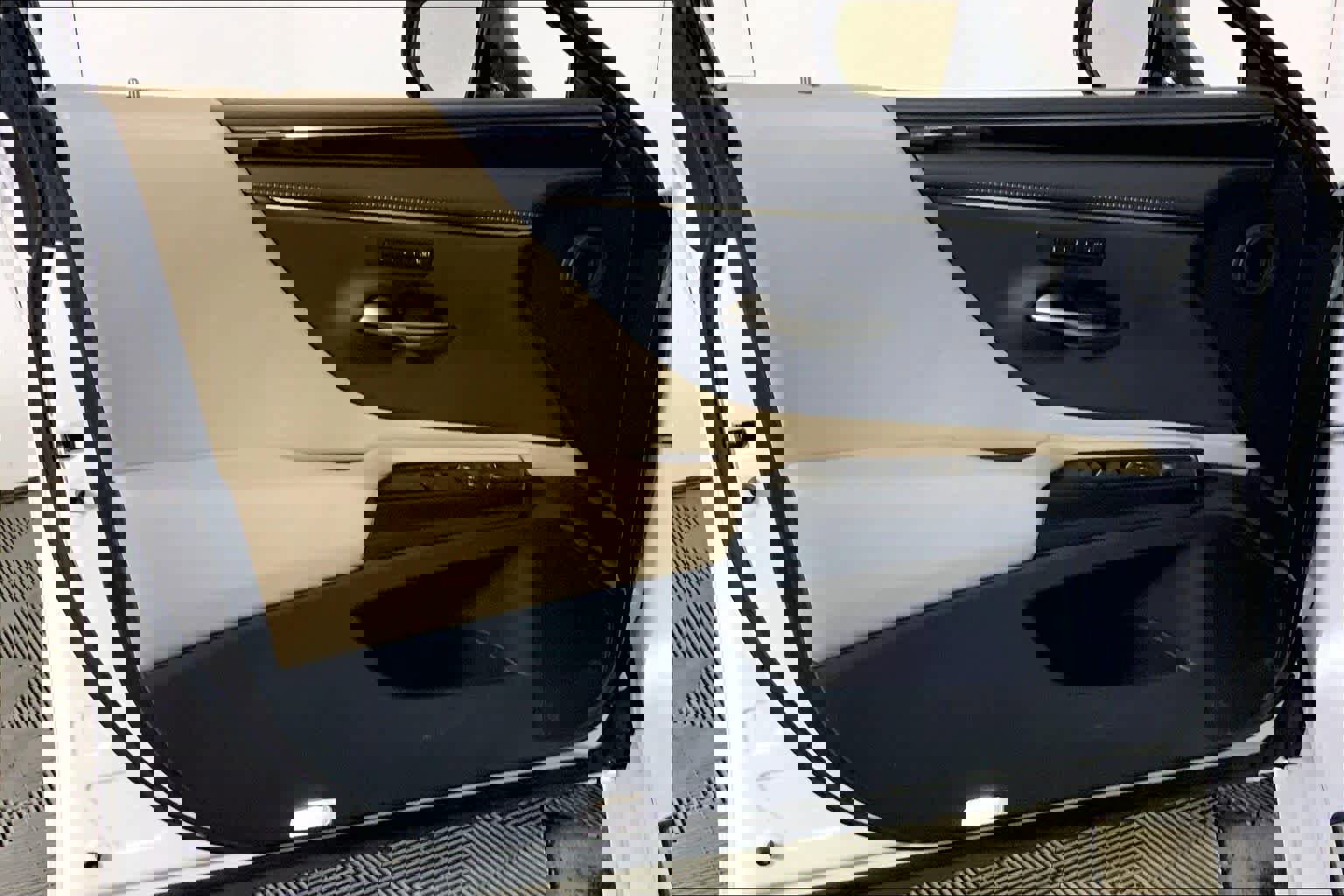 Used 2019 Lexus ES 350 w/ Premium Package image 22