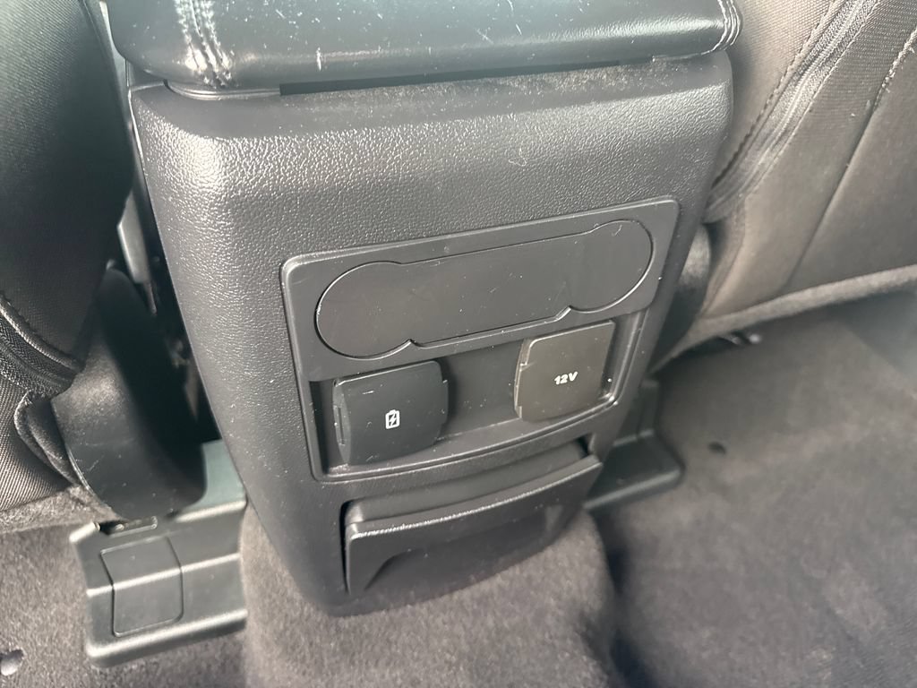 Used 2024 Ford Explorer XLT AWD/4WD image 23