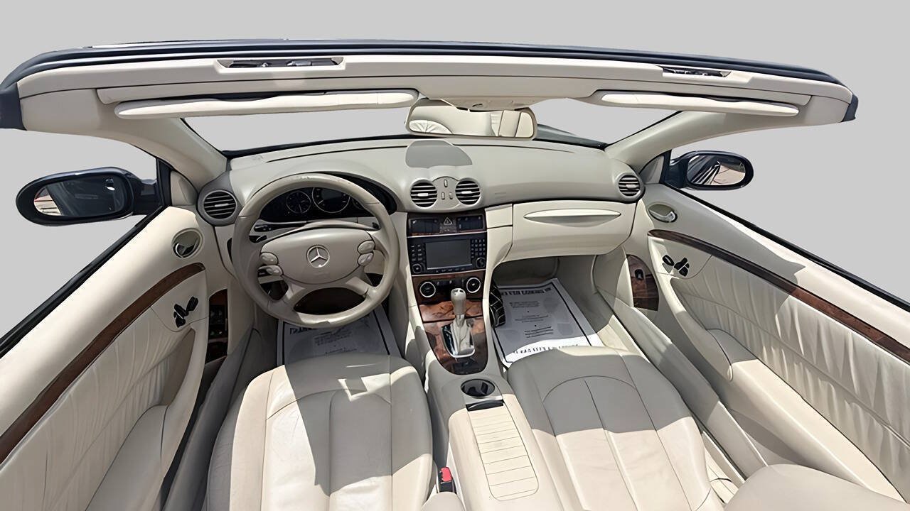 Used 2008 Mercedes-Benz CLK 350 Cabriolet w/ P2 Pkg image 13
