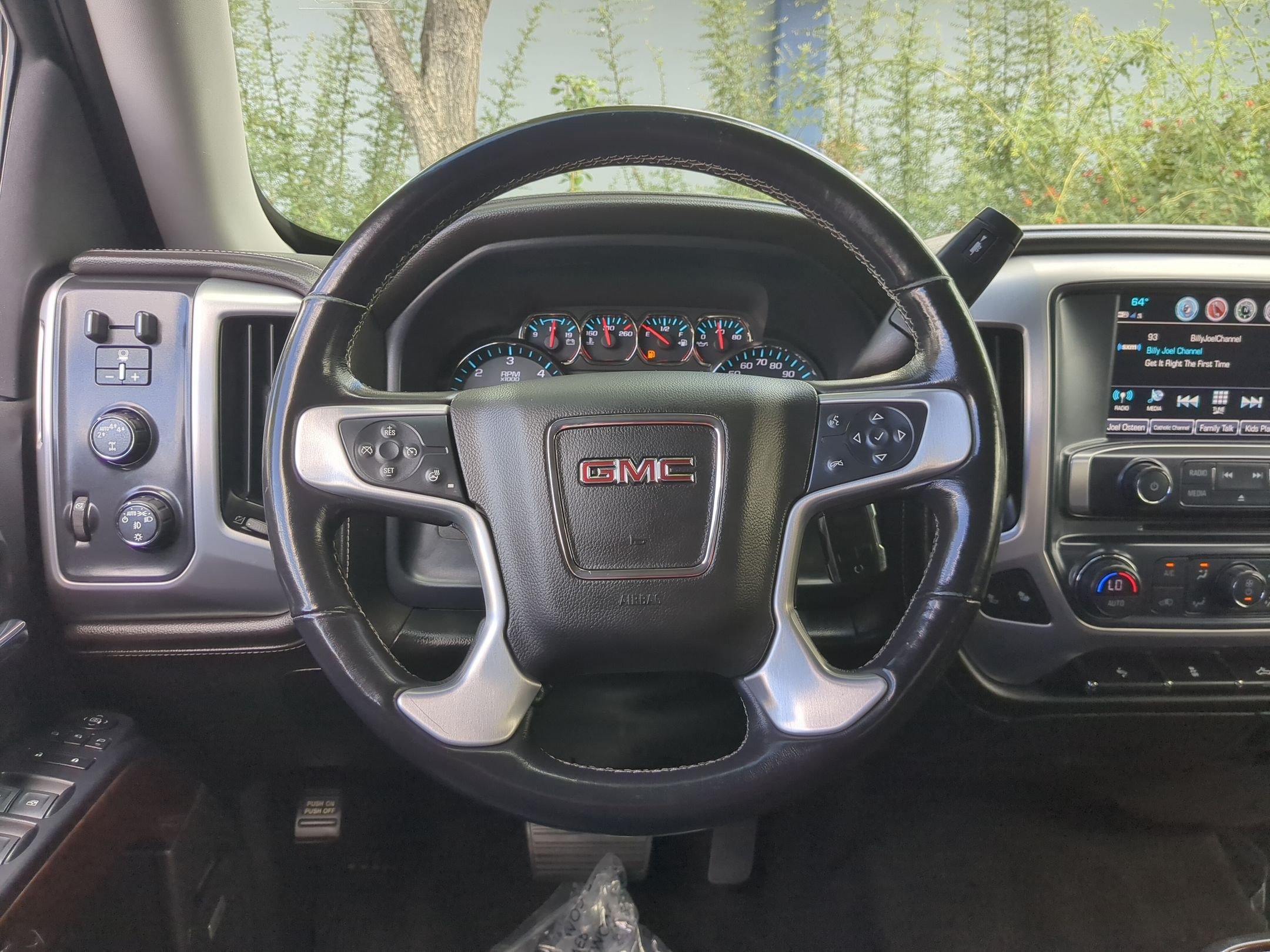 Used 2018 GMC Sierra 1500 SLT w/ SLT Preferred Package AWD/4WD image 16