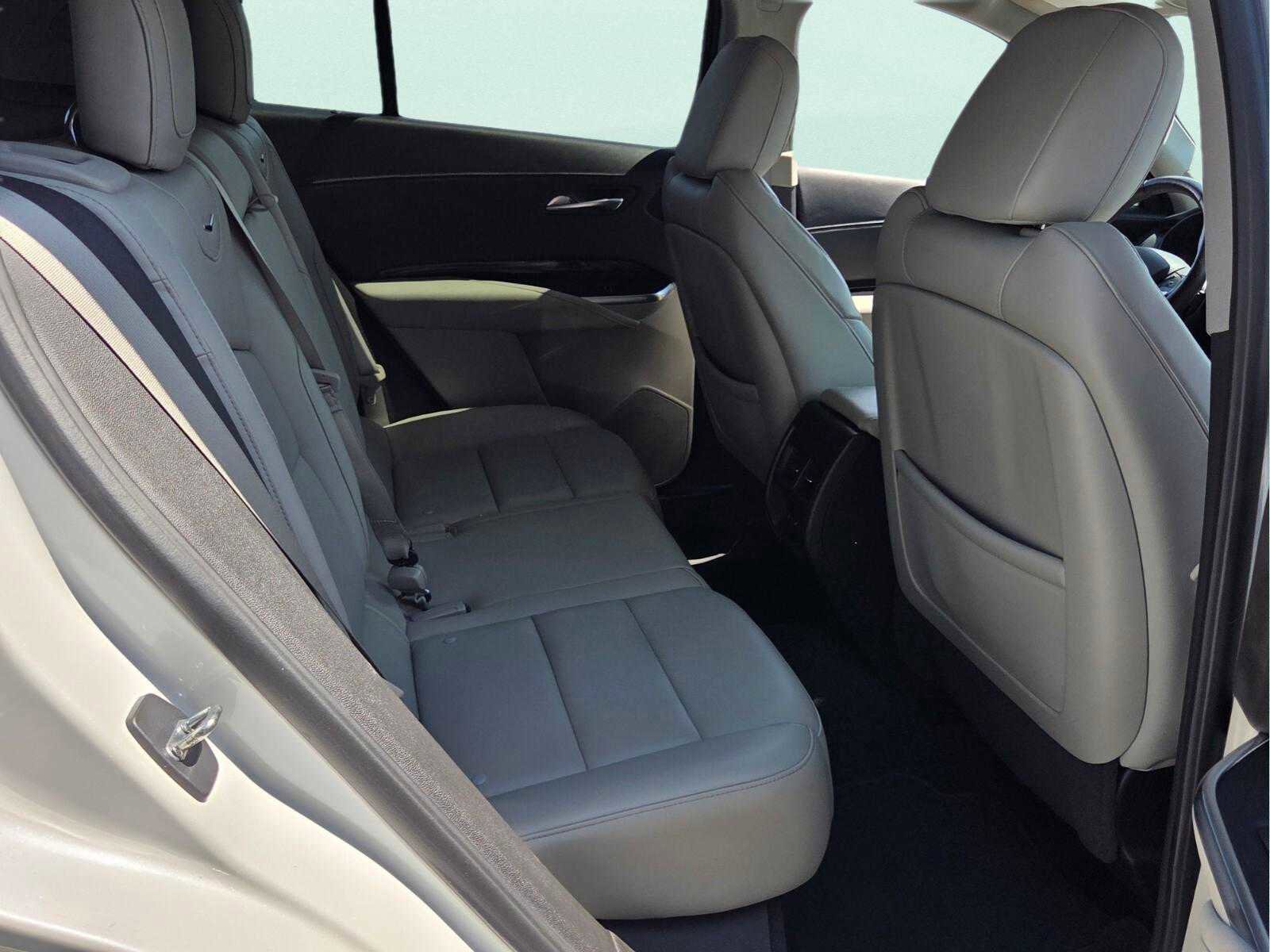 Used 2021 Cadillac XT4 Premium Luxury w/ Cold Weather Package image 16