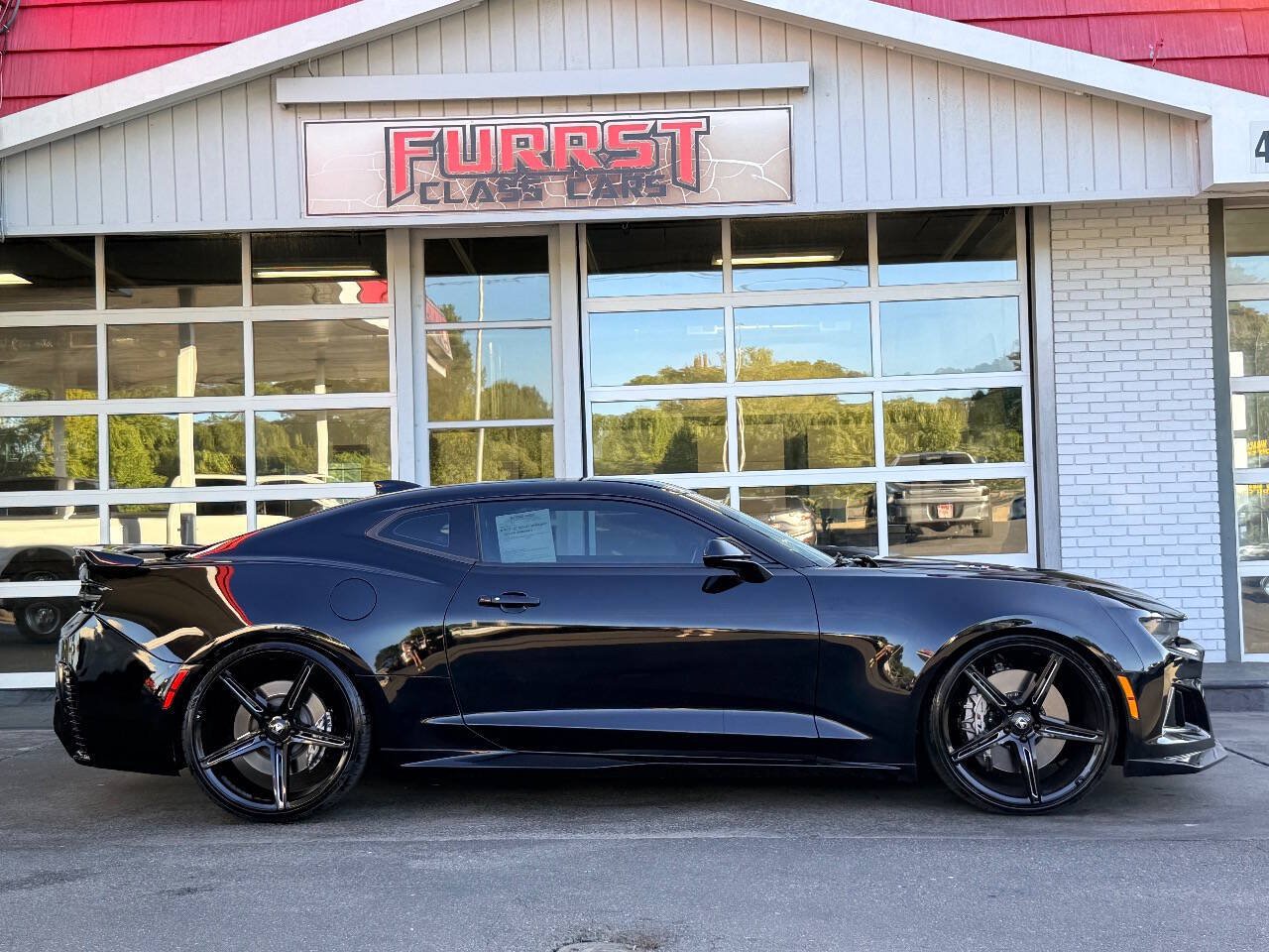 Used 2019 Chevrolet Camaro ZL1 RWD image 2