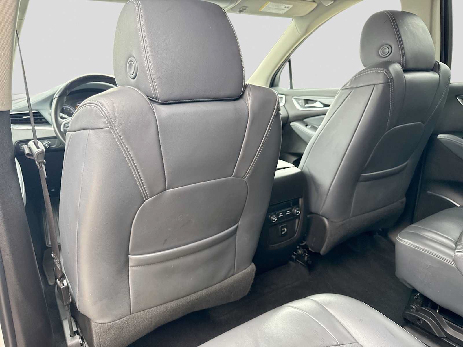 Used 2018 Buick Enclave Essence FWD image 17