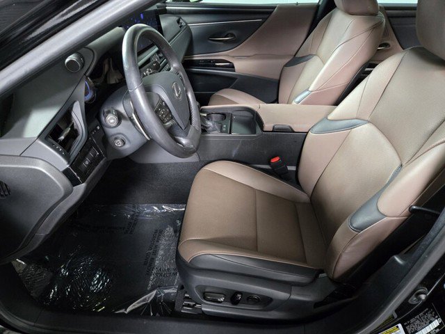 Certified 2023 Lexus ES 300h w/ Premium Package image 13