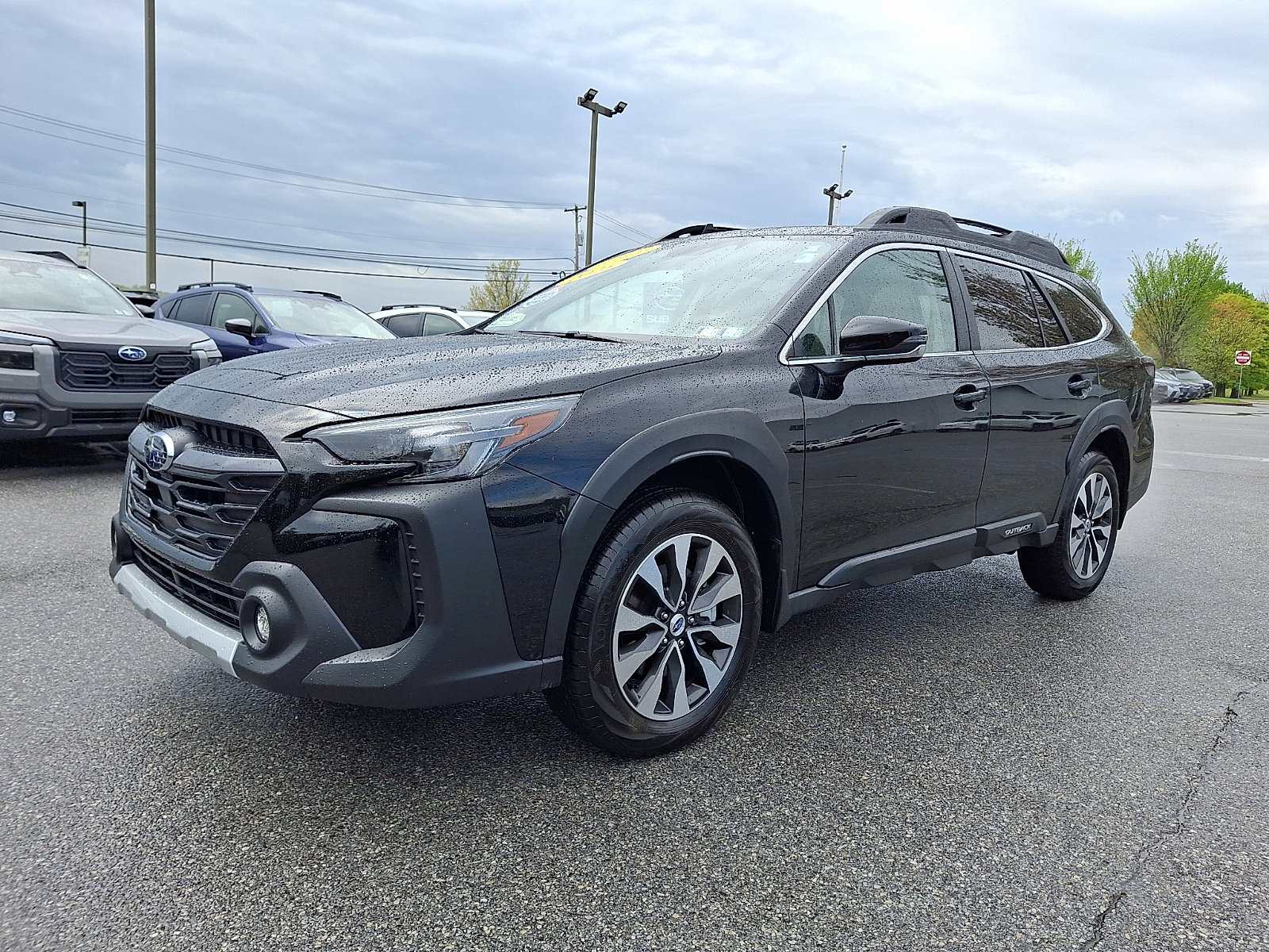 Certified 2025 Subaru Outback Limited AWD/4WD image 3