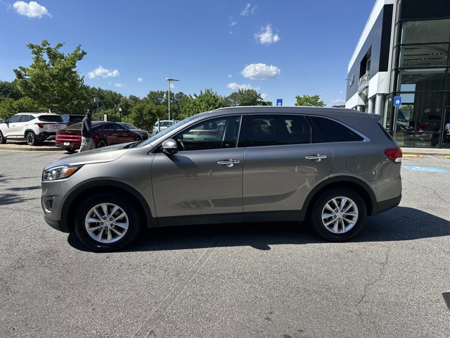 Used 2017 Kia Sorento FWD w/ LX Convenience Package image 9
