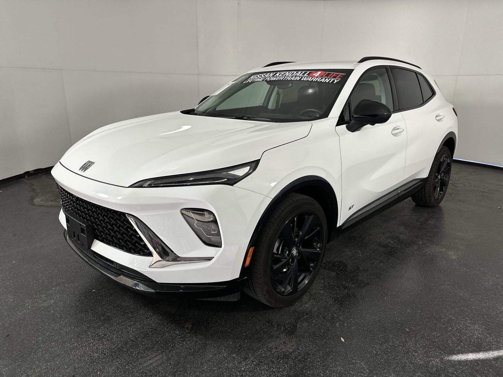 Used 2025 Buick Envision Sport Touring image 4