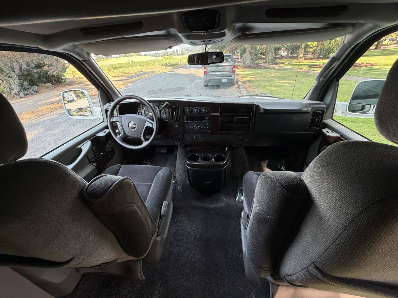 Used 2011 GMC Savana 1500 AWD image 15