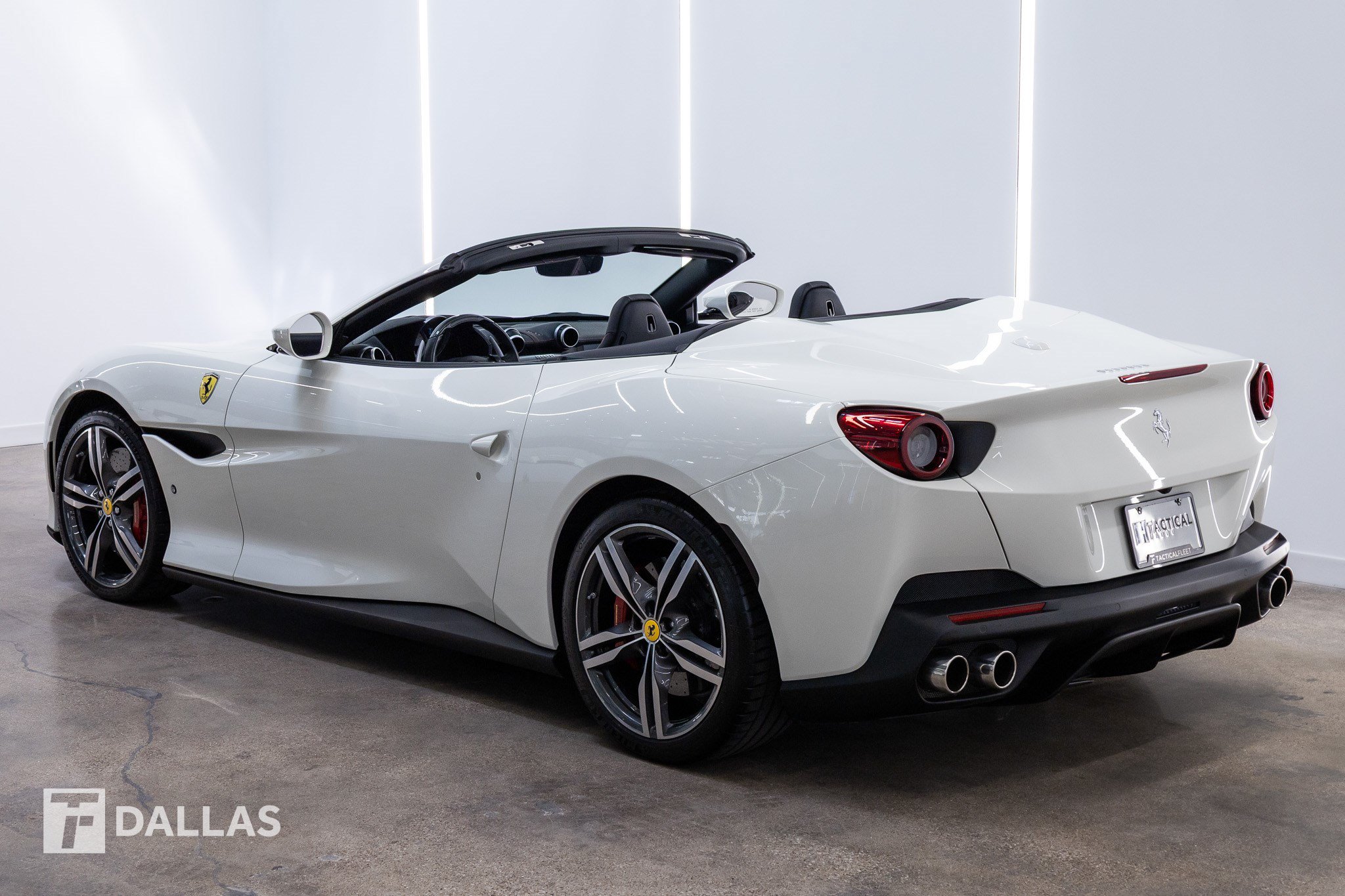Used 2020 Ferrari Portofino RWD image 9