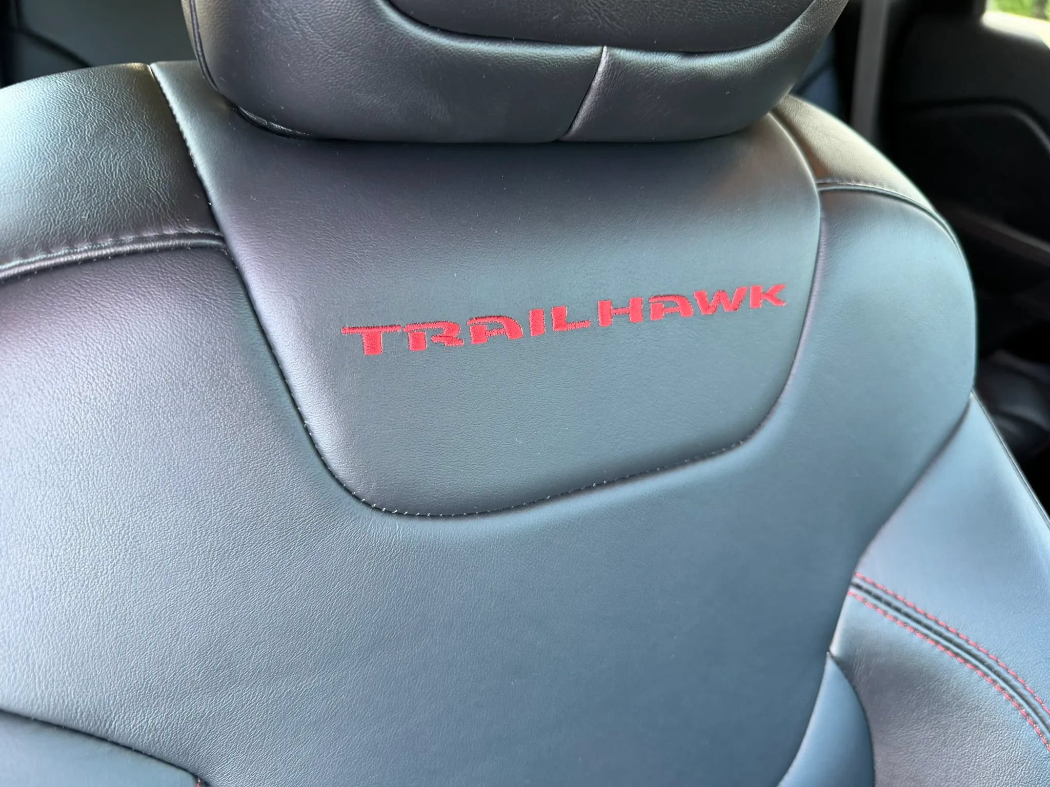 Used 2014 Jeep Cherokee Trailhawk w/ Technology Group AWD/4WD image 53