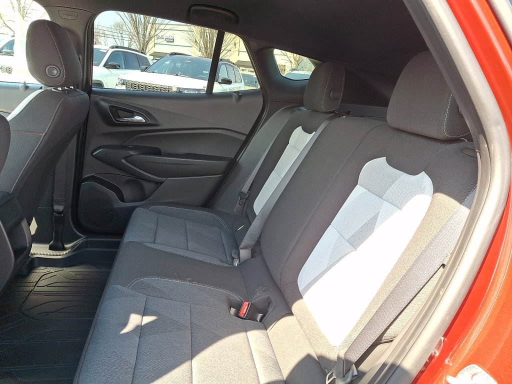 Used 2025 Chevrolet Trax RS image 20