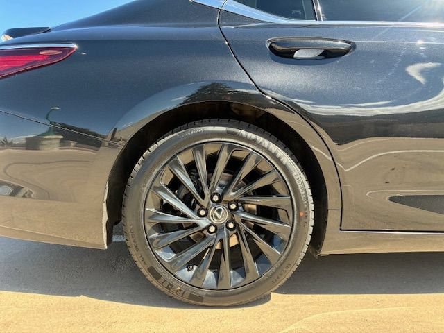 Used 2024 Lexus ES 350 Ultra Luxury w/ Accessory Package (Z1) FWD image 9