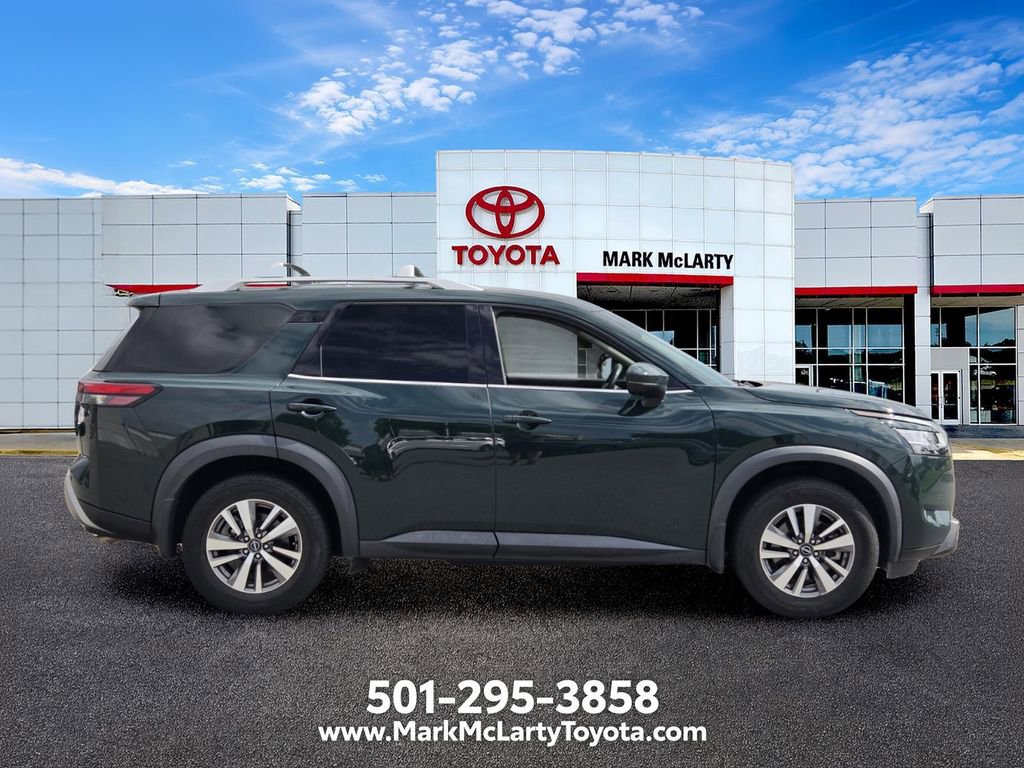 Used 2022 Nissan Pathfinder SL w/ Lighting Package (N92) FWD image 6