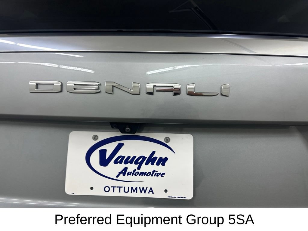 Used 2025 GMC Yukon XL Denali AWD/4WD image 17