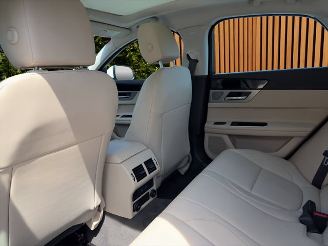 Used 2017 Jaguar XF Premium AWD/4WD image 10