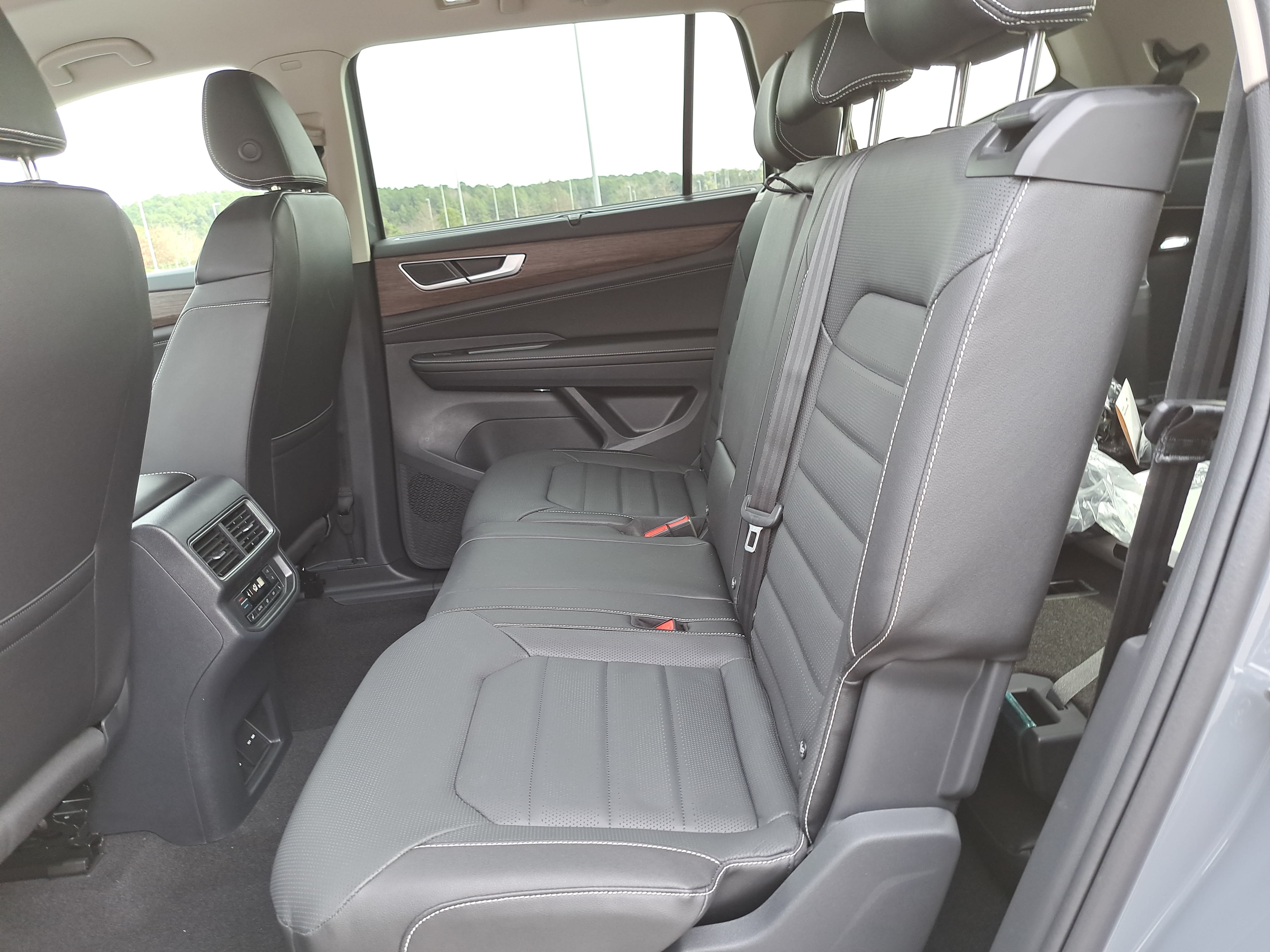 New 2026 Volkswagen Atlas SEL AWD/4WD image 14