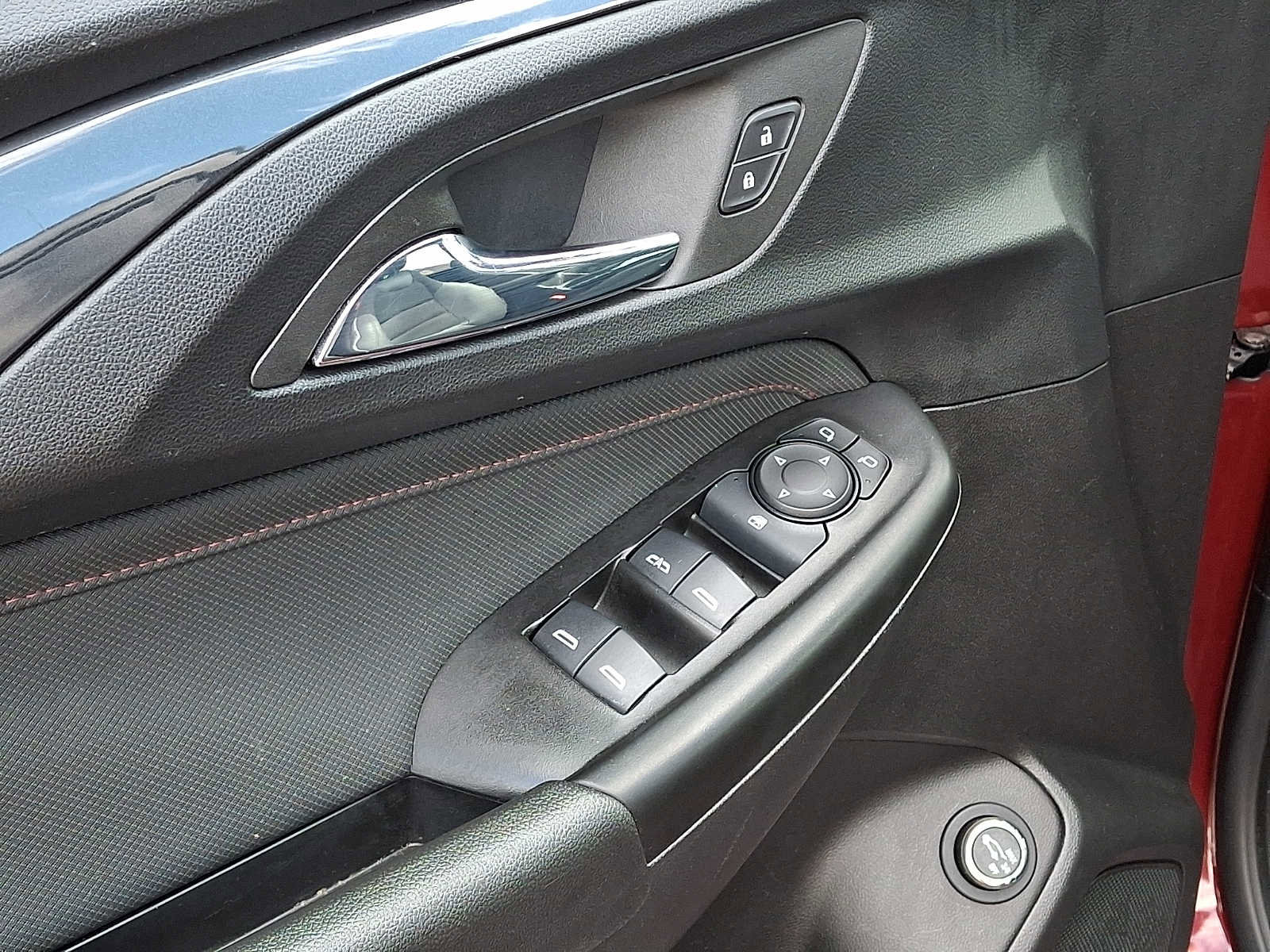 Used 2023 Chevrolet TrailBlazer RS w/ Sun and Liftgate Package image 12