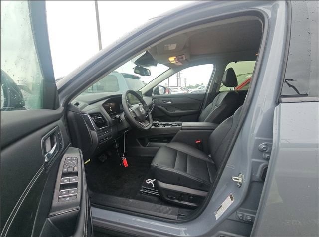 Used 2025 Nissan Rogue SL w/ Tech Package AWD/4WD image 7