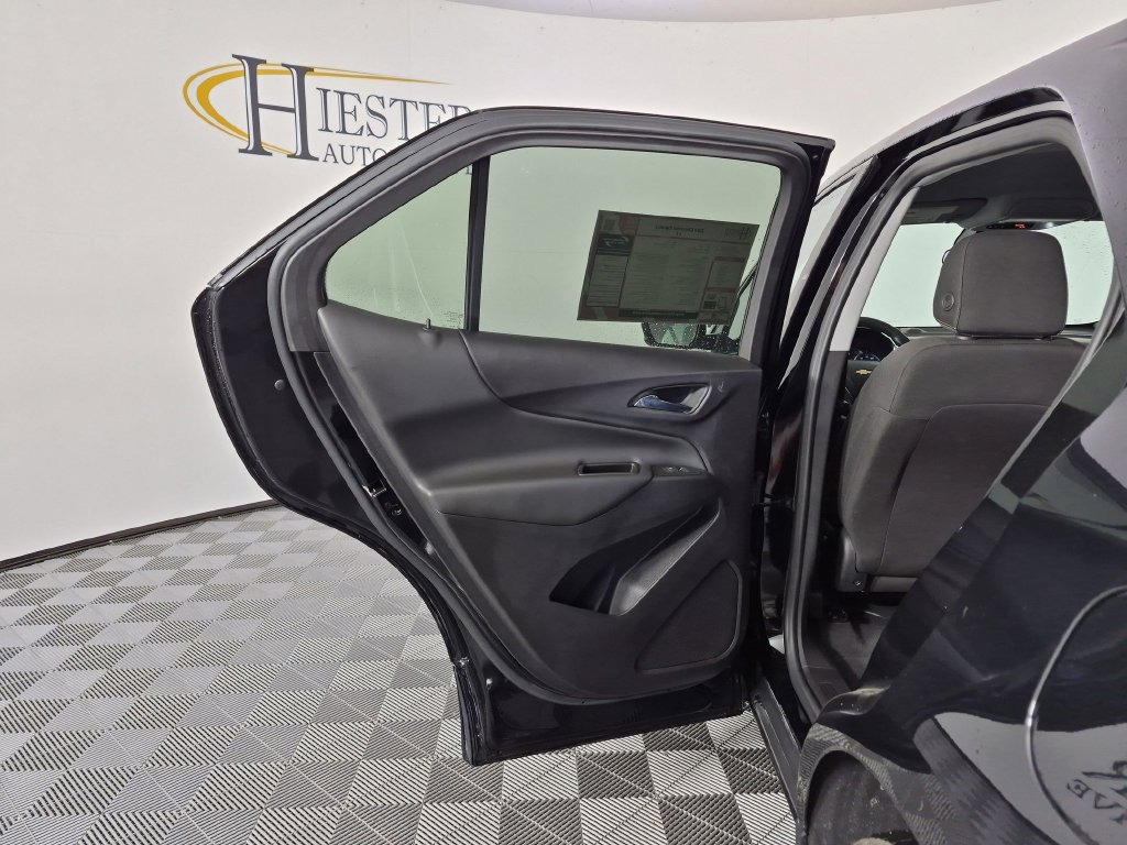 Used 2024 Chevrolet Equinox LT FWD image 28