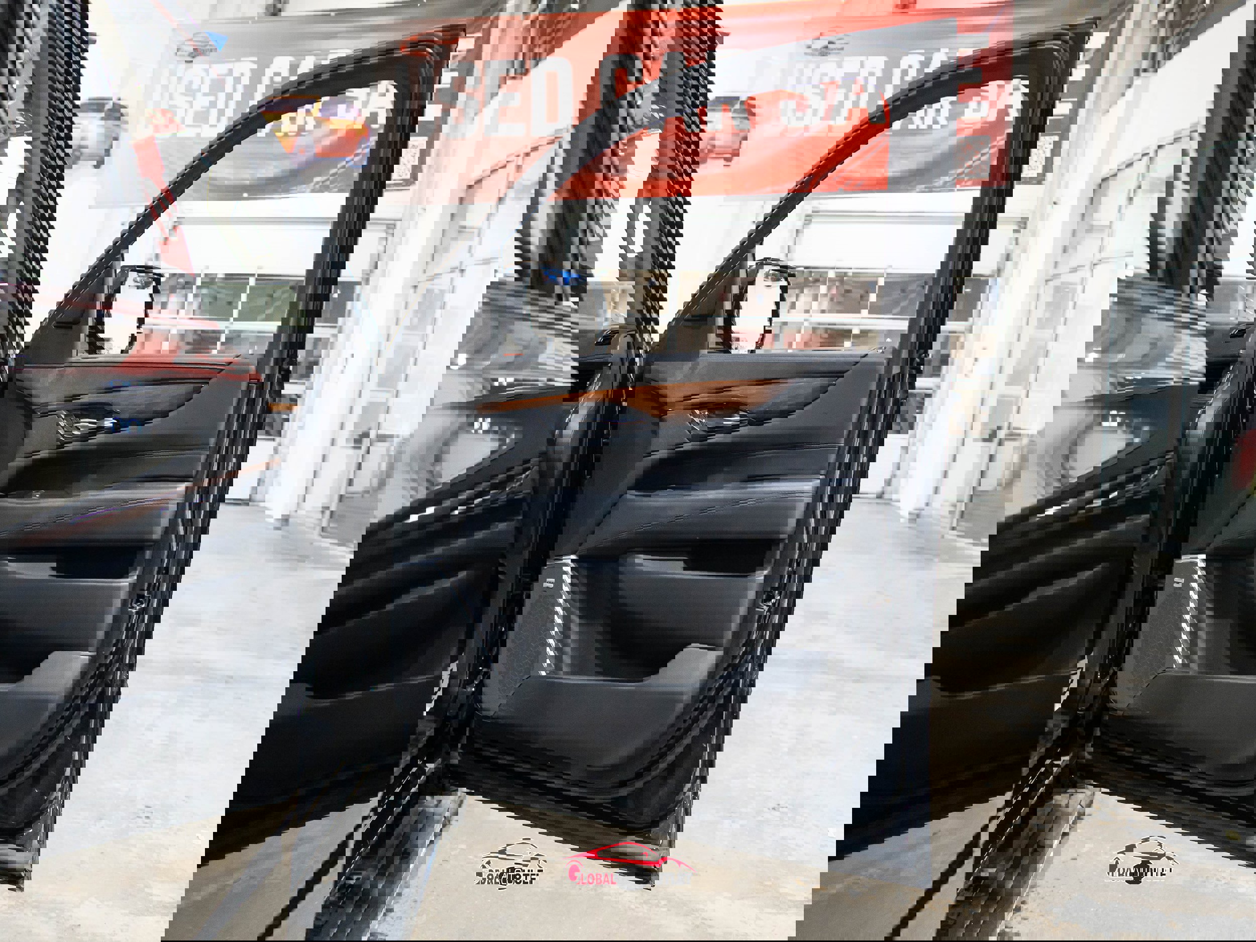 Used 2020 Cadillac Escalade ESV Premium Luxury w/ Escalade Sport Edition image 42