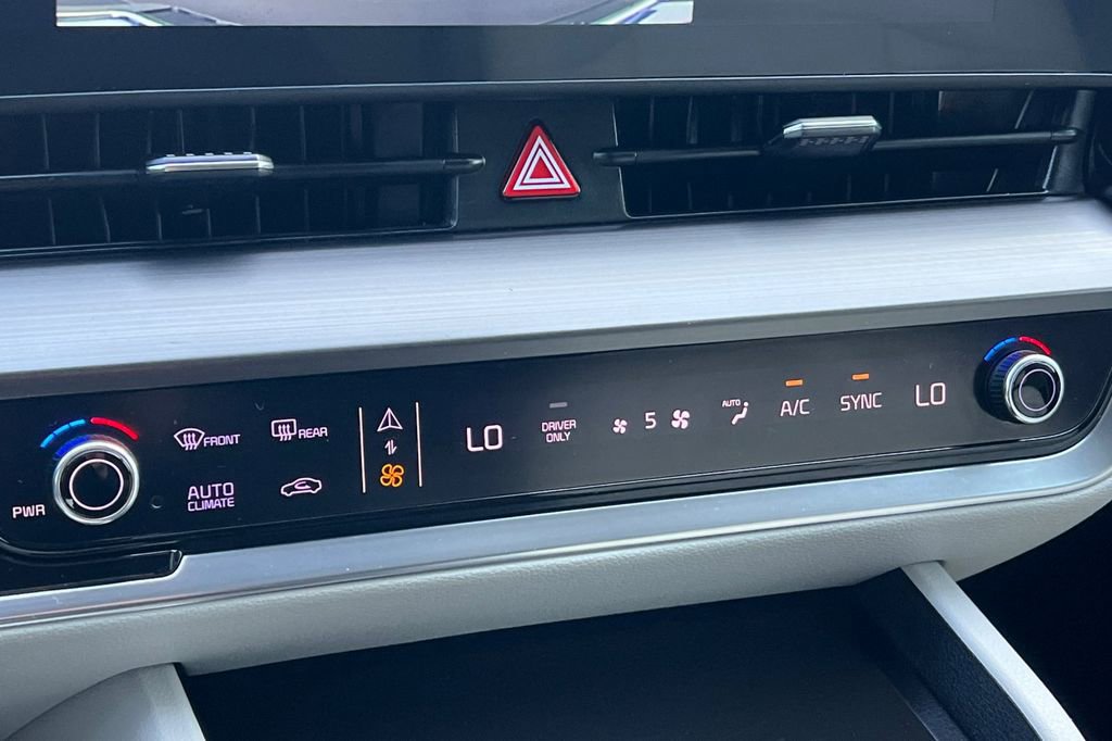 Used 2023 Kia Sportage EX image 26