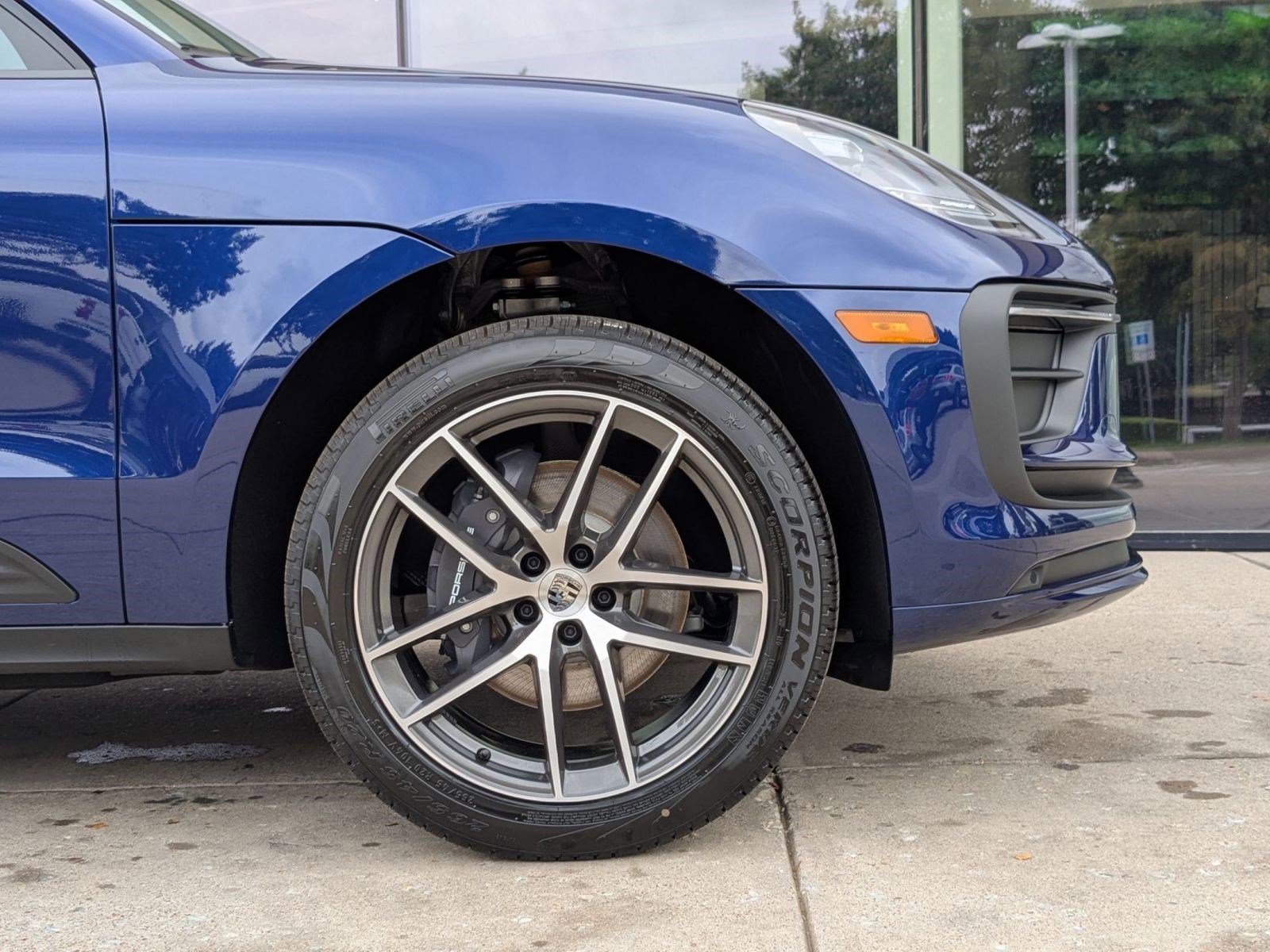 Certified 2026 Porsche Macan AWD/4WD image 11